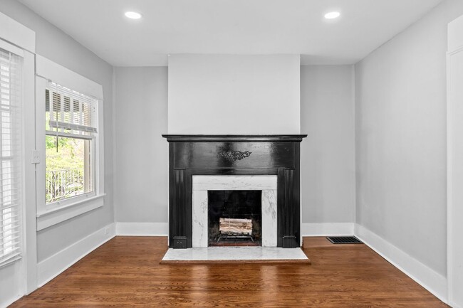 Building Photo - 619 34th St S