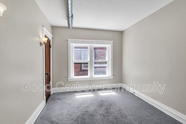 Building Photo - 79 Saranac Ave