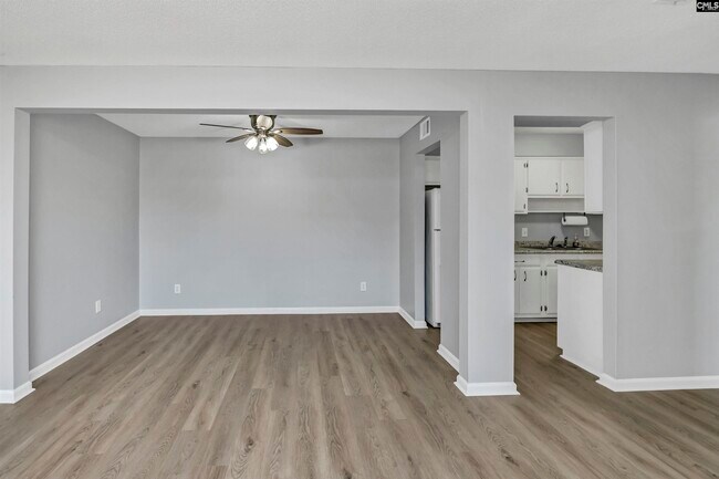 Building Photo - 331 W Main St