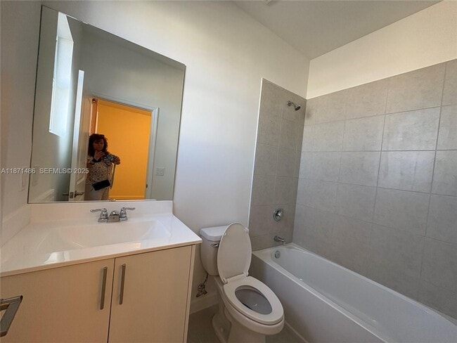 Building Photo - 27700 SW 156th Ave