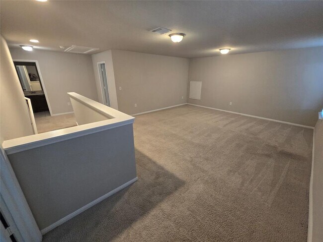 Building Photo - 2013 Langdale Ln