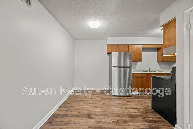 Building Photo - 202 Eveningside Dr