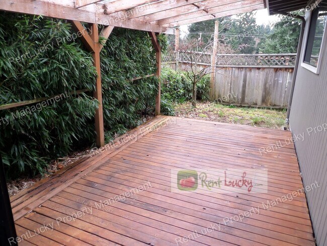 Building Photo - RARE FIND! Adorable 3-Bedroom Mid-Century Home in Great Des Moines Location!!