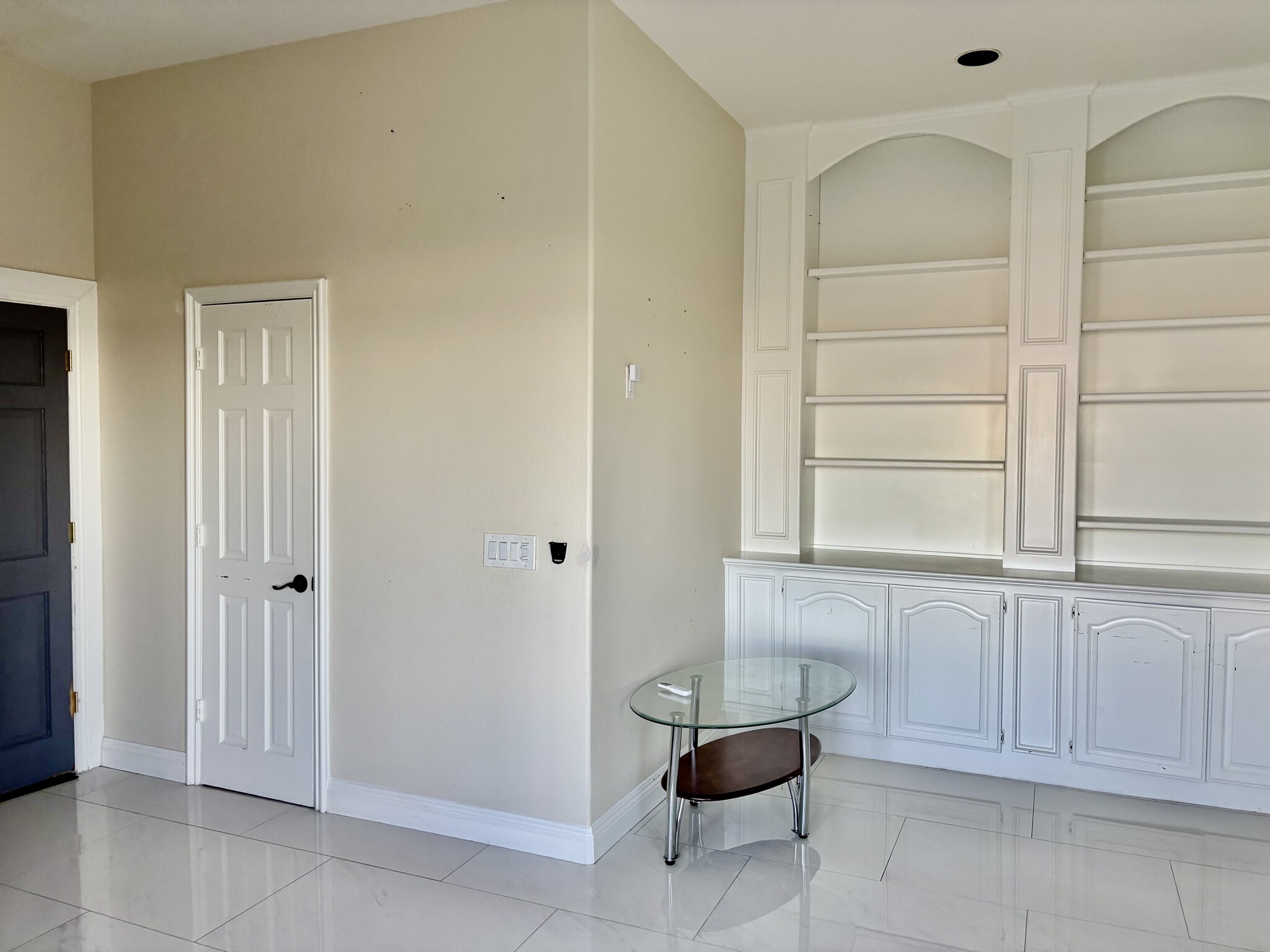 Building Photo - 238 Lakeview Dr