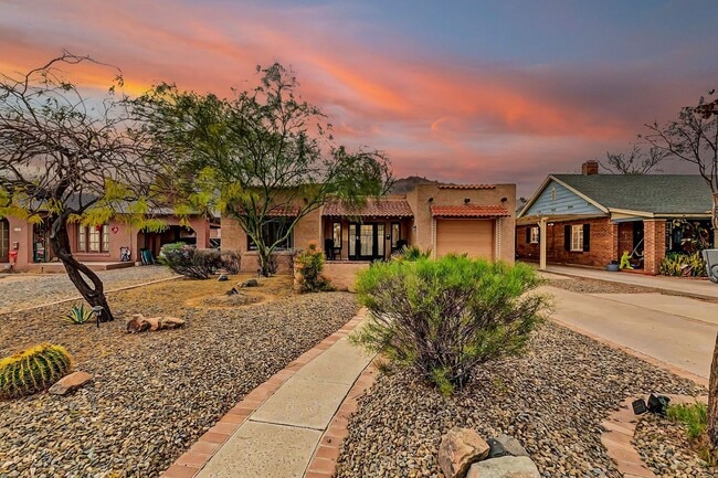 Building Photo - Timeless Historic Santa-Fe Style Home in F...