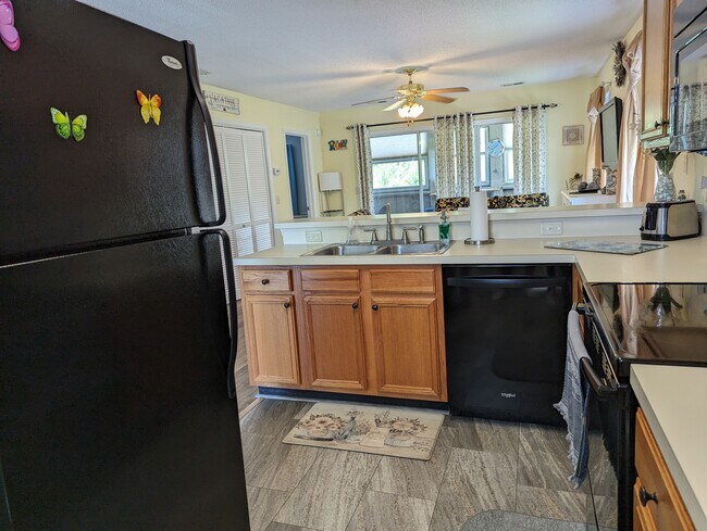 Building Photo - 1460 Blue Tree Ct