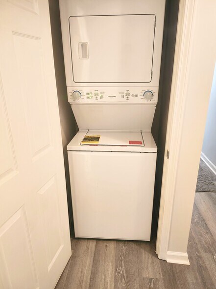 Building Photo - 17462 Front Beach Rd