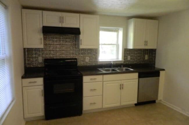 Building Photo - One Level Home off Boonsboro Road