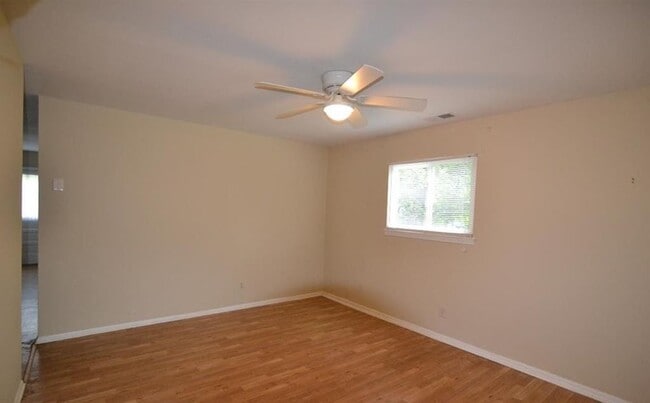 Building Photo - 3 Bedroom Home in Raleigh