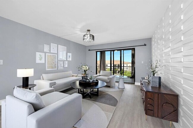 Primary Photo - 9355 SW 8th St