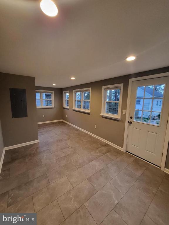 Building Photo - 811 Chester River Dr