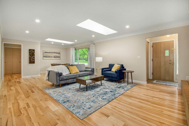 Building Photo - 1525 Arborview Blvd