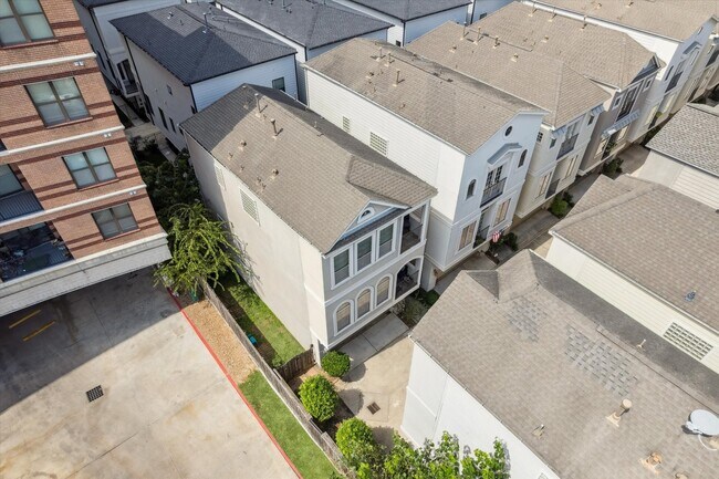Building Photo - 4145 Dickson St