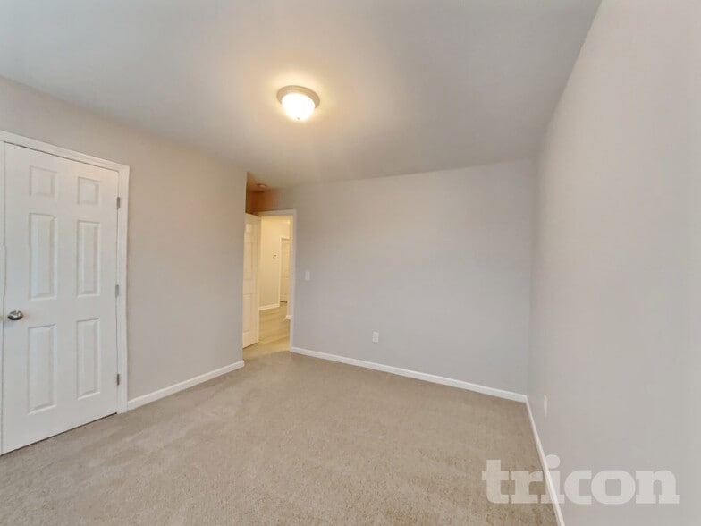 Building Photo - 410 Crutchfield Dr