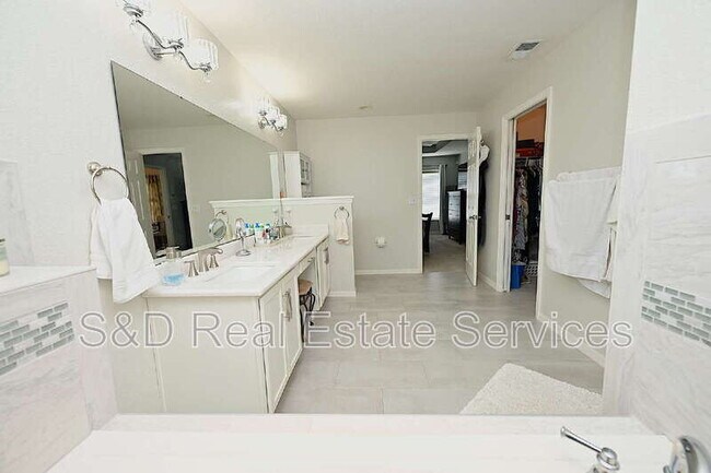 Building Photo - 5179 White Egret Ln