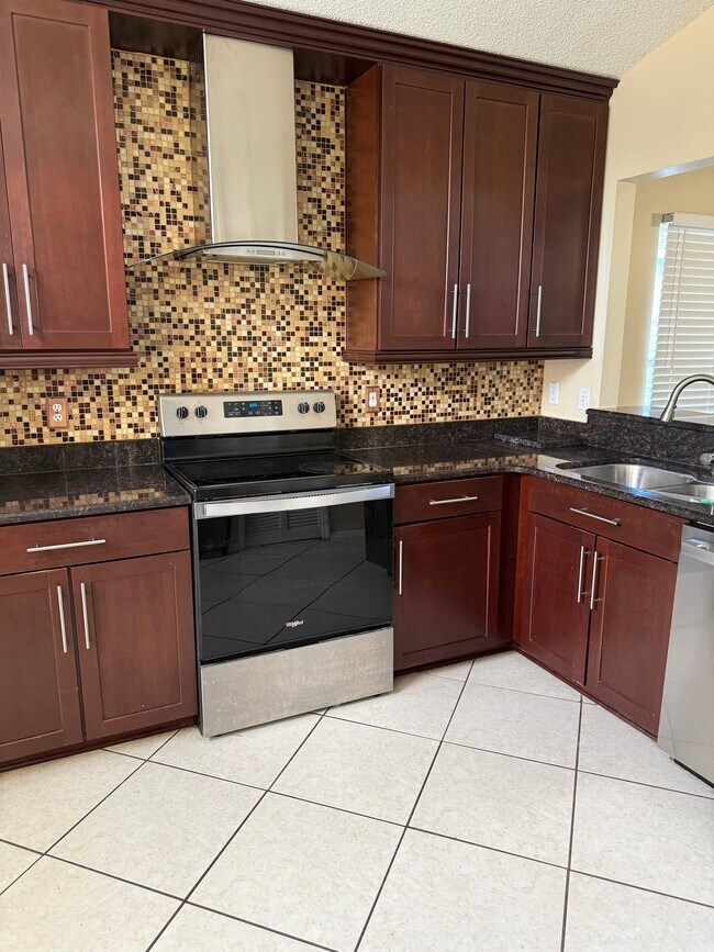 Building Photo - 2656 Newbolt Dr
