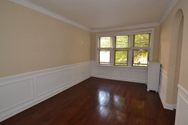 Building Photo - 547 W Surf St
