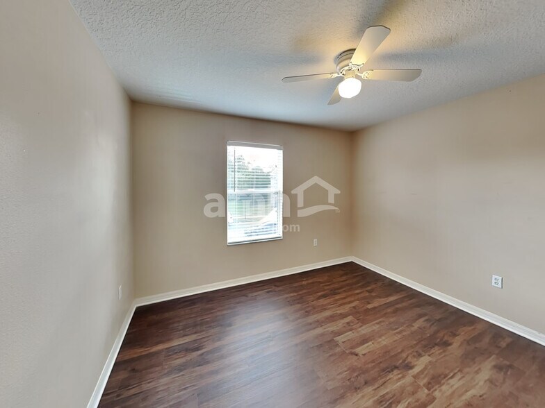 Building Photo - 10725 Bamboo Rod Cir