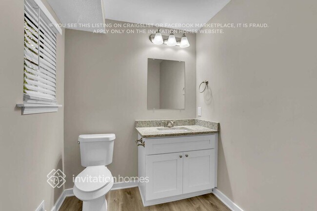 Building Photo - 6584 Oakwood Dr