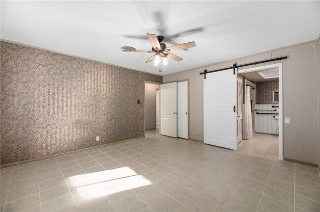 Building Photo - 610 Lancelot Way