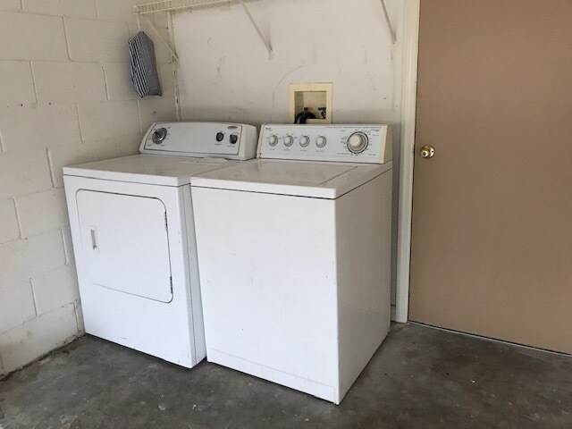 Washer and Dryer - 5845 Willow Leaf Ct