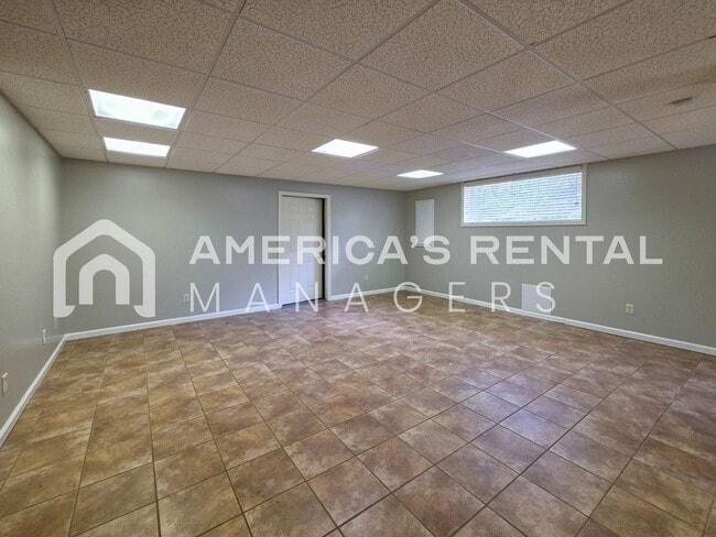 Building Photo - Deposit Pending! - Private Estate Living on Over 3 Acres! Available to view NOW!