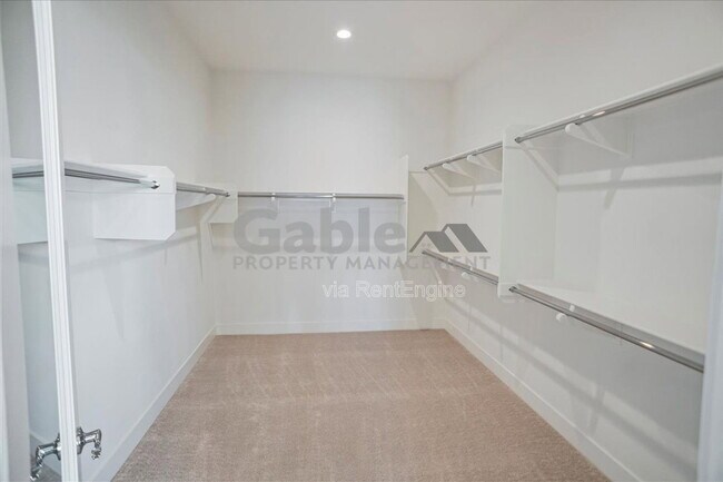 Building Photo - 30000 N Camino los Robles