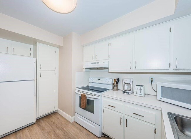 Building Photo - 6218 Palma Del Mar Blvd S