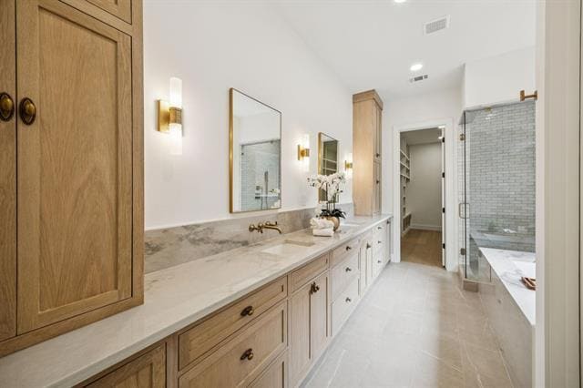 Building Photo - 6244 Richmond Ave