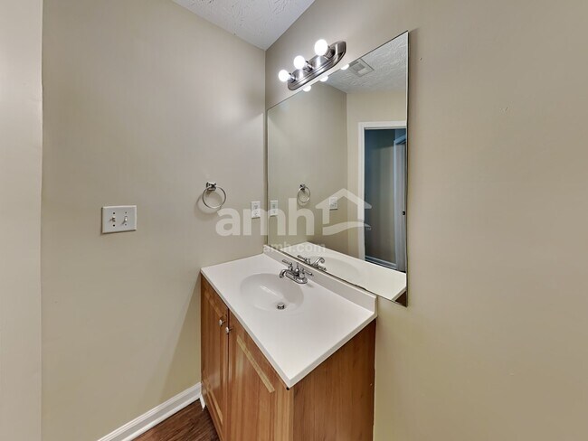 Building Photo - 204 Rankin Cir