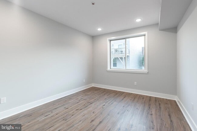 Building Photo - 1604 N 6th St