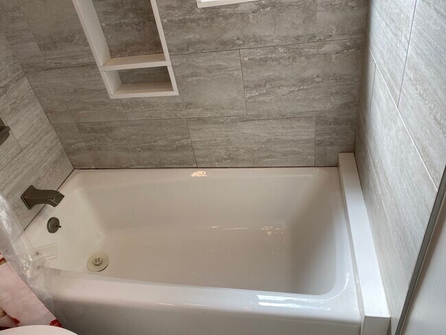 Building Photo - 2571 S Bundy Dr