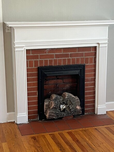 Building Photo - 2704 Peabody Ave