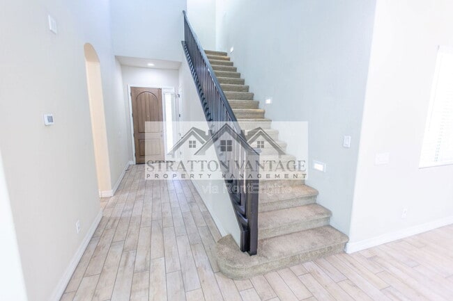 Building Photo - 2883 E Ebony Dr