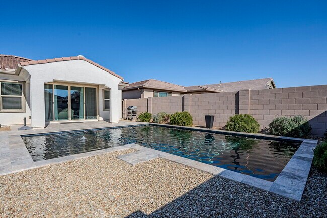 Building Photo - 9935 E Thornbush Ave