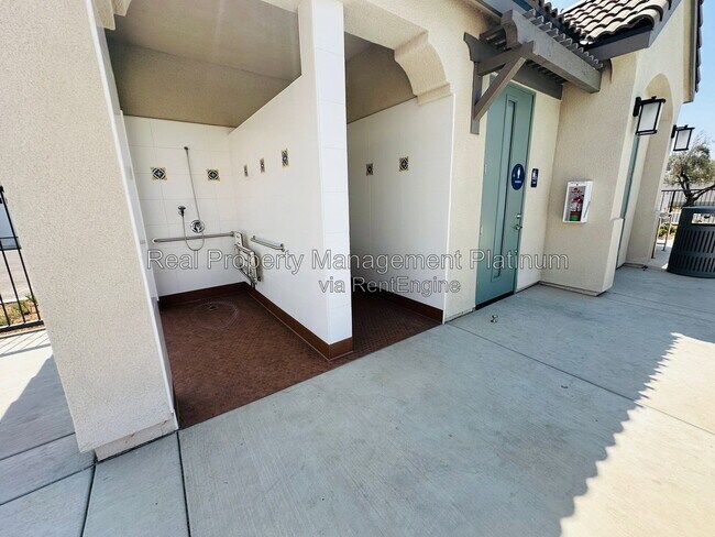 Building Photo - 2059 N Wagon Ln