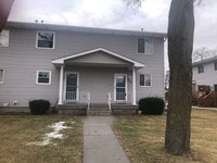 Building Photo - Beautiful 3 bed townhouse!