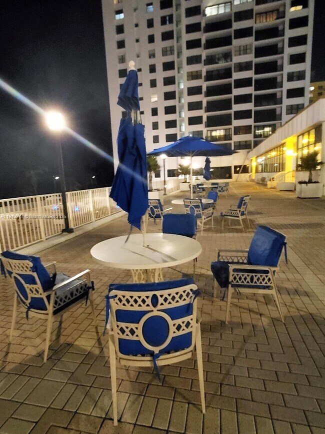 Building Photo - 2101 S Ocean Dr