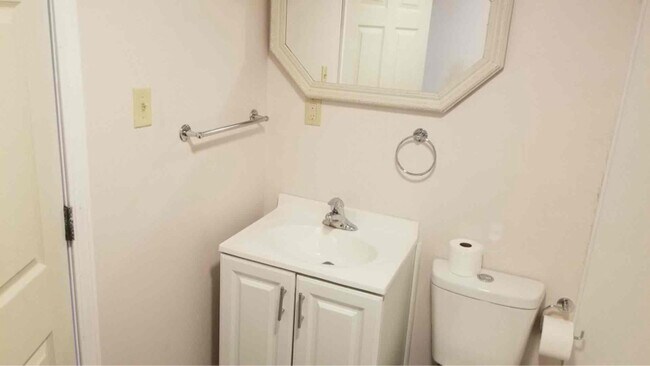 Building Photo - 306 Dorothy St