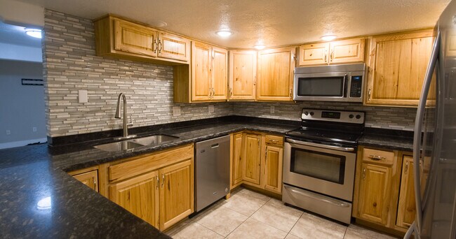 Building Photo - 1084 E 3400 N