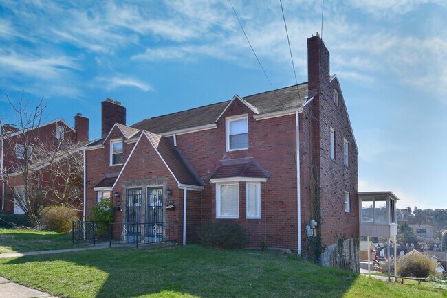 Building Photo - 121 Owendale Ave