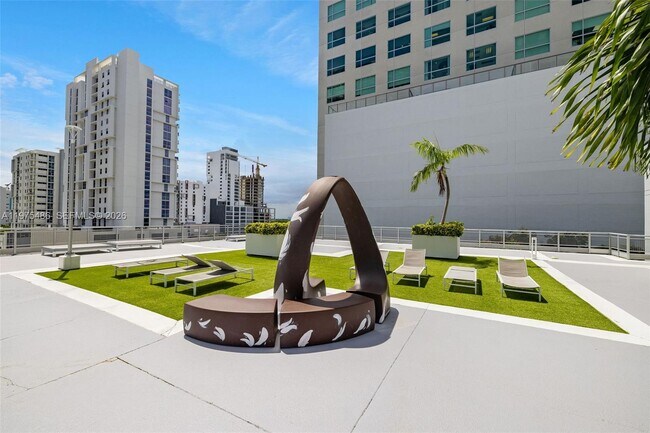 Building Photo - 690 SW 1st Ct