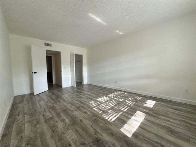 Building Photo - 9700 Starkey Rd