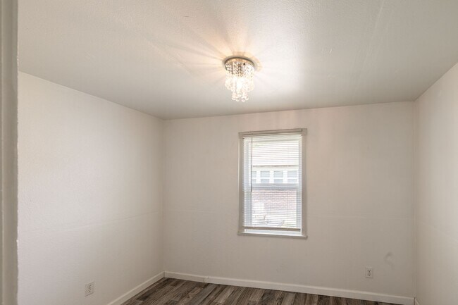 Building Photo - 2 BED 1 BATH HOME IN POCATELLO - AVAILABLE NOW