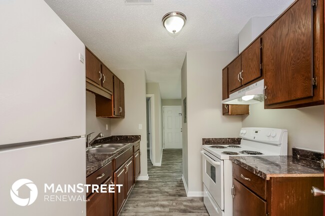 Building Photo - 541 Closhire Ln