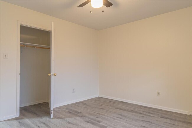 Building Photo - 1430 TX-46