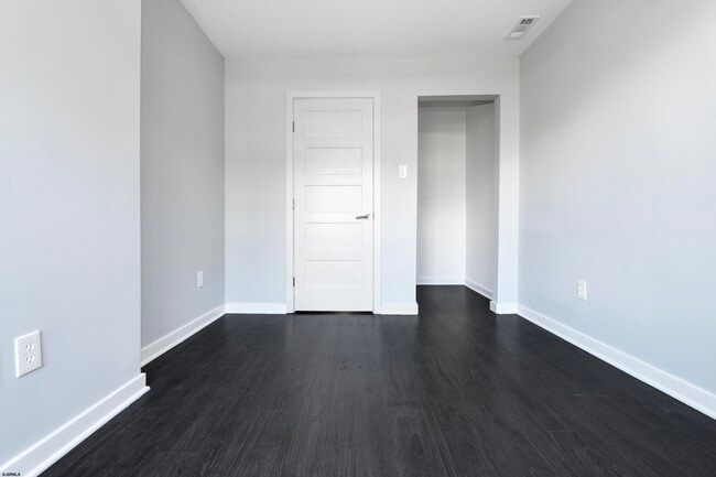 Building Photo - 903 Harbour Cove