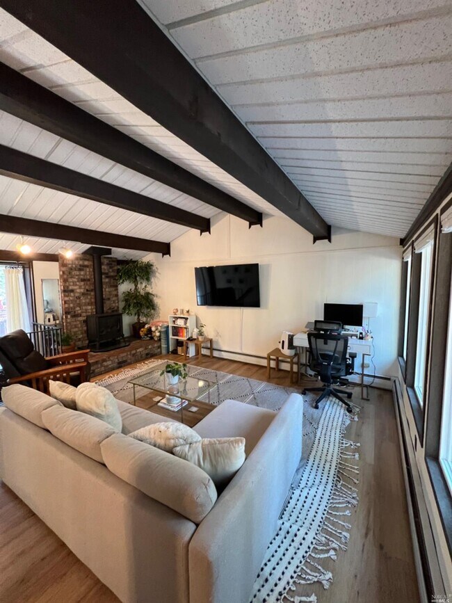 Building Photo - 702 College Dr