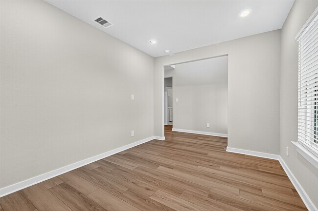 Building Photo - 3050 Marble Wy