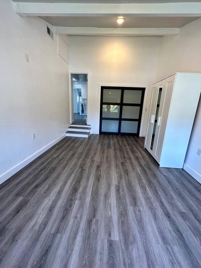 Building Photo - 2485 W Ave 133rd